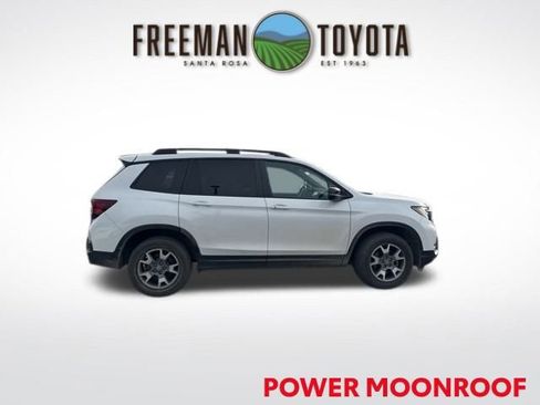 Used 2023 Honda Passport TrailSport image 3