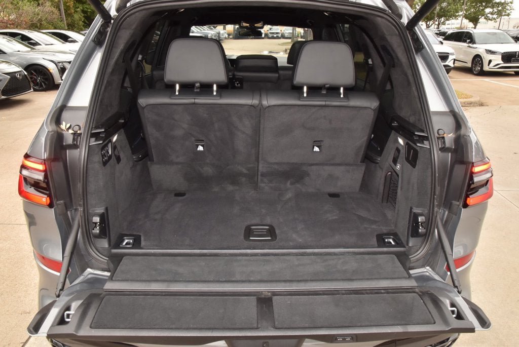 Used 2024 BMW X7 xDrive40i w/ M Sport Package AWD/4WD image 36