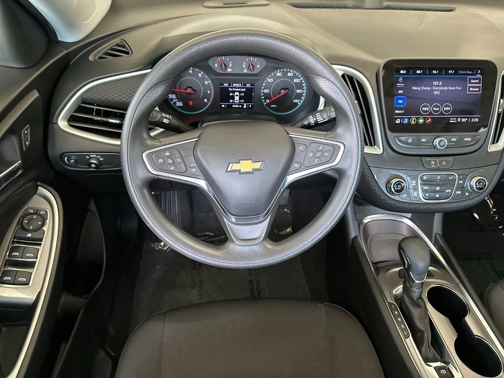 Used 2024 Chevrolet Malibu LT FWD image 13