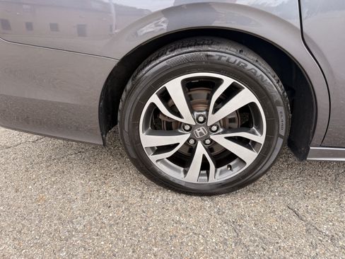 Used 2023 Honda Odyssey Touring image 9