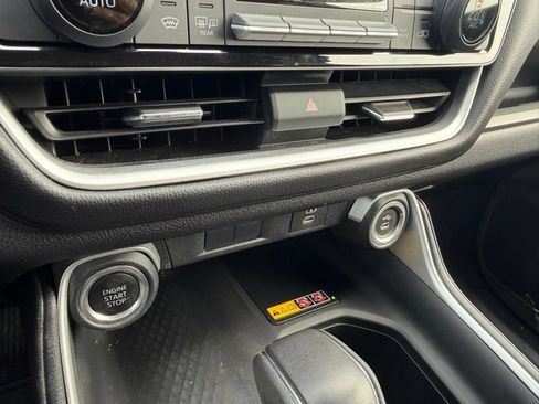 Used 2024 Toyota Grand Highlander AWD image 42