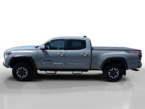 Used 2020 Toyota Tacoma TRD Off-Road w/ Technology Package AWD/4WD image 2