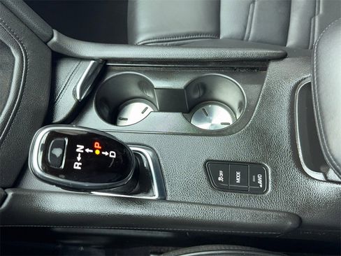 Used 2017 Cadillac XT5 Platinum image 28