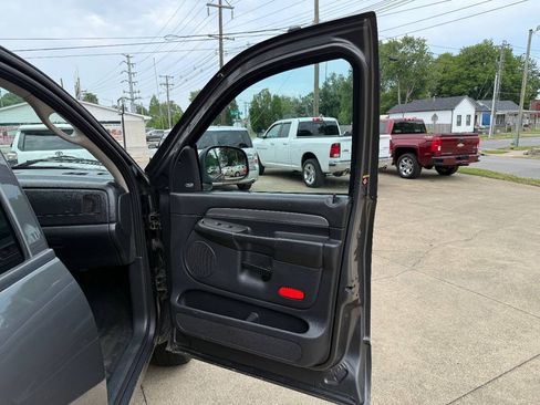 Used 2004 Dodge Ram 1500 Truck SLT w/ Sport Appearance Group AWD/4WD image 16