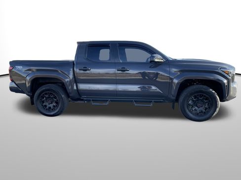 Used 2024 Toyota Tacoma TRD Sport image 2