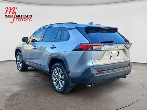 Used 2023 Toyota RAV4 XLE Premium FWD image 8