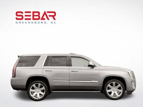 Used 2019 Cadillac Escalade Luxury AWD/4WD image 7