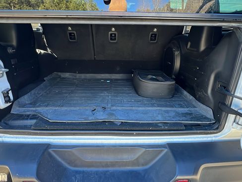 Used 2021 Jeep Wrangler Unlimited Sahara w/ Cold Weather Group image 13