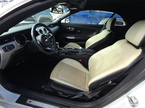 Used 2017 Ford Mustang Premium image 8