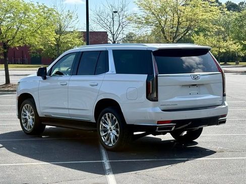 Used 2024 Cadillac Escalade Premium Luxury image 5