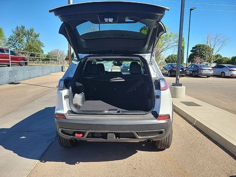 Used 2020 Jeep Cherokee Trailhawk image 13