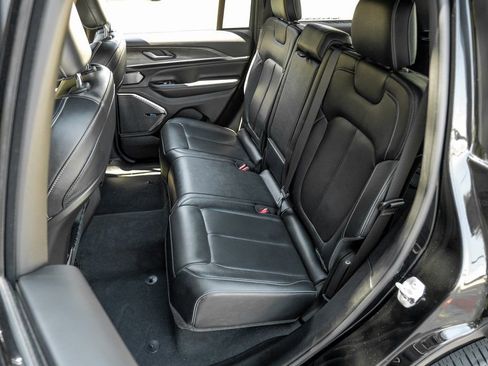 Used 2022 Jeep Grand Cherokee Overland image 53