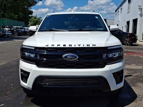 Used 2024 Ford Expedition Limited AWD/4WD image 2