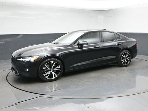 Used 2025 Volvo S60 B5 Plus AWD/4WD image 4