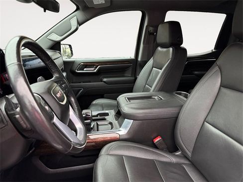 Used 2022 GMC Sierra 1500 Elevation w/ Elevation Premium Package image 9