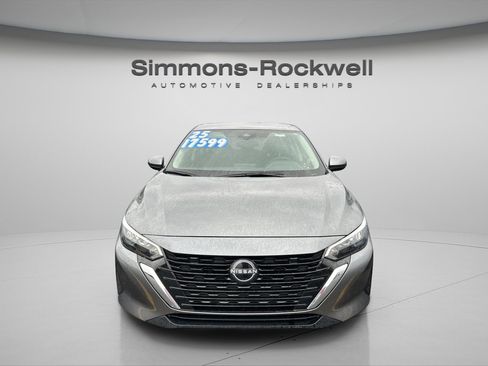 Used 2025 Nissan Sentra S image 1