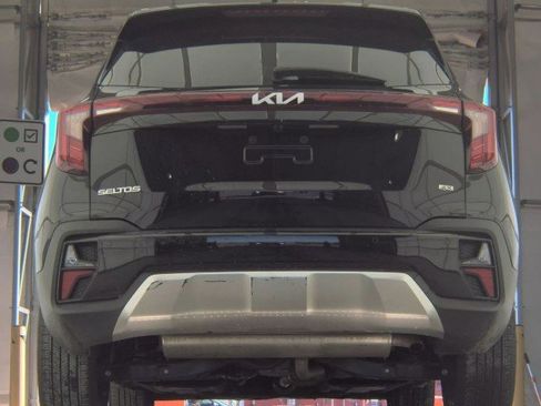 Used 2025 Kia Seltos EX image 6