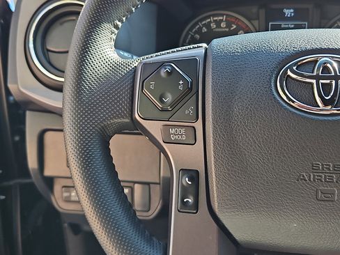 Used 2023 Toyota Tacoma TRD Off-Road w/ Technology Package AWD/4WD image 19