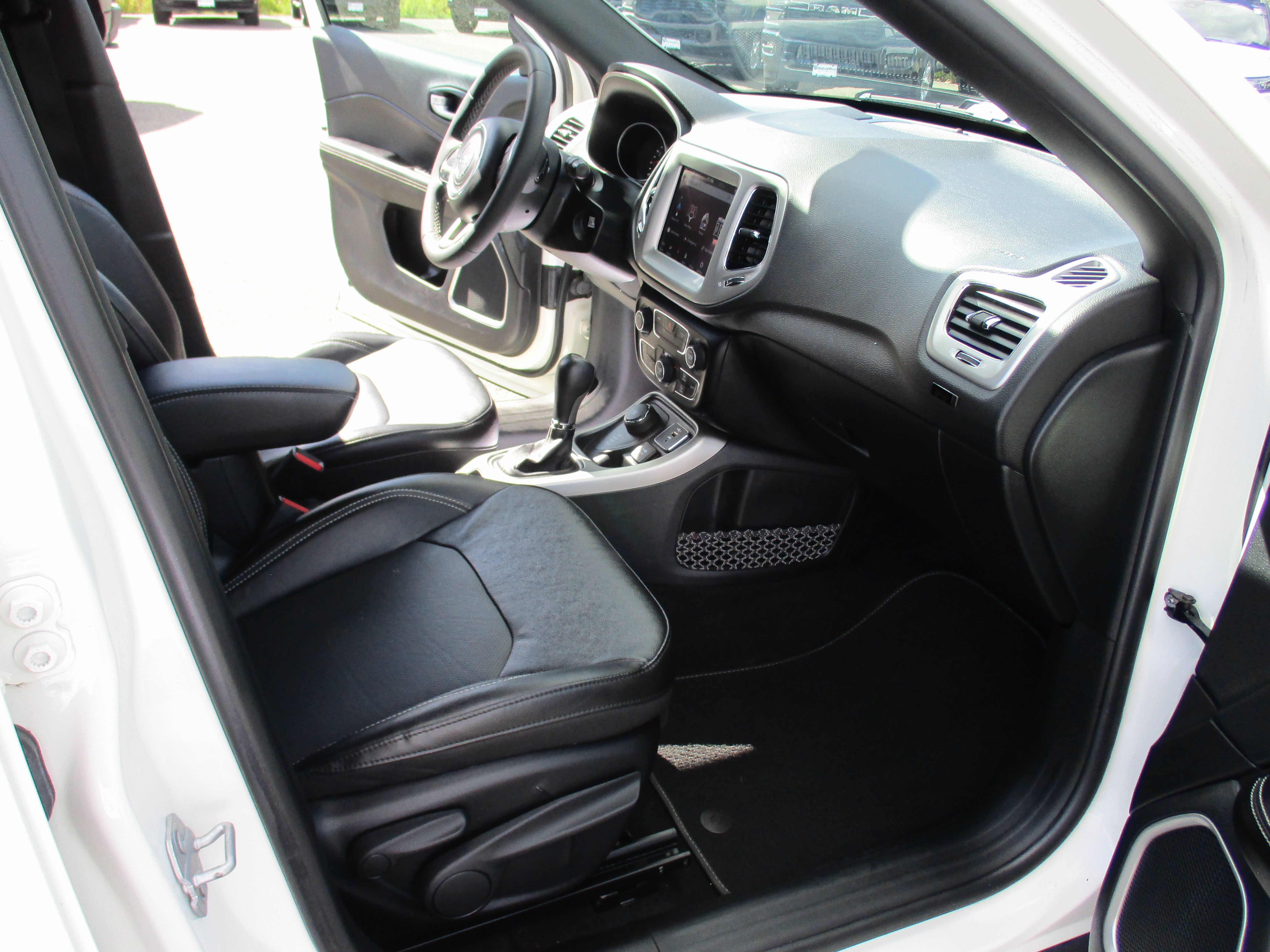 Used 2021 Jeep Compass Latitude AWD/4WD image 14