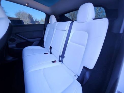 Used 2023 Tesla Model Y Performance image 57