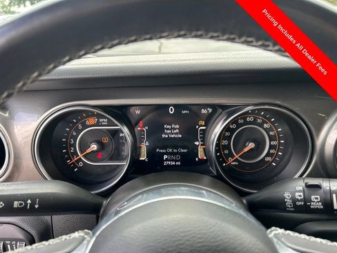 Used 2021 Jeep Wrangler Unlimited Sahara AWD/4WD image 9