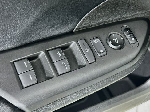 Used 2019 Honda Civic EX-L image 17