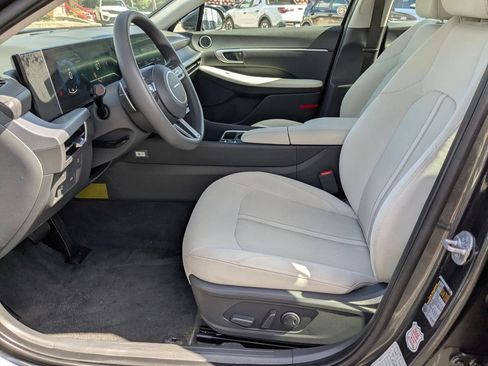 Used 2025 Hyundai Sonata SEL FWD image 11