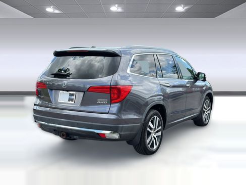 Used 2017 Honda Pilot Touring image 9