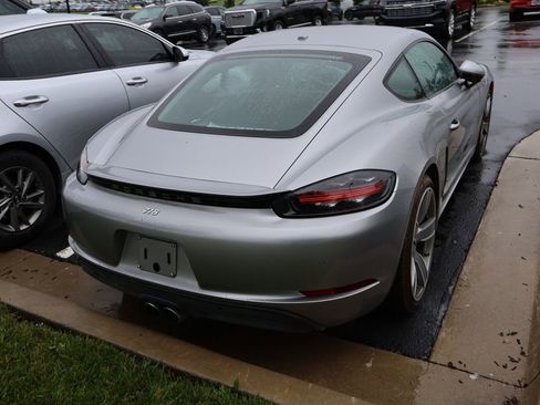 Used 2018 Porsche 718 Cayman S RWD image 10
