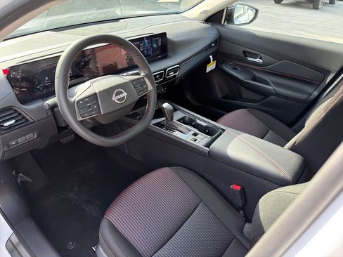 New 2026 Nissan Sentra SR w/ Floor Mat Package FWD image 14