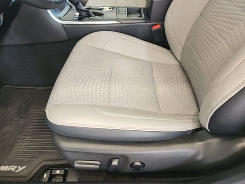 Used 2015 Toyota Camry SE image 14