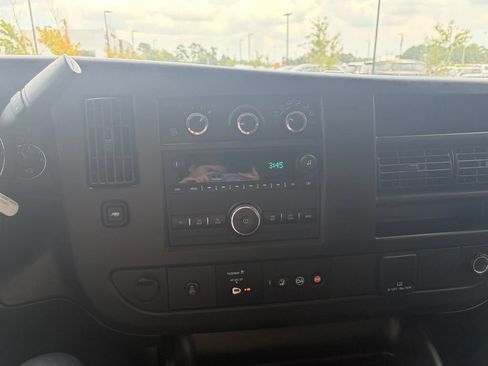 Used 2021 Chevrolet Express 2500 w/ Driver Convenience Package RWD image 18