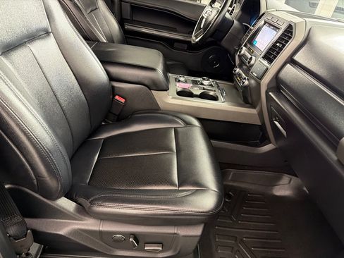 Used 2019 Ford Expedition Max XLT w/ Equipment Group 201A AWD/4WD image 25