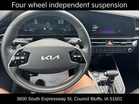 Used 2023 Kia Niro EX FWD image 18
