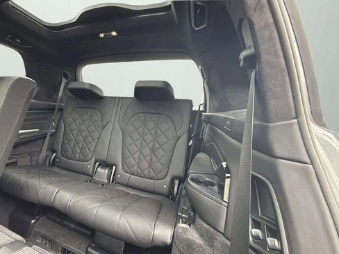 Used 2024 BMW X7 xDrive40i w/ M Sport Package image 13