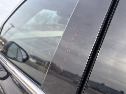 Used 2022 Lincoln Nautilus FWD w/ Premium Package image 10