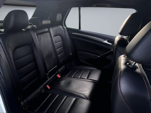 Used 2020 Volkswagen GTI SE image 23