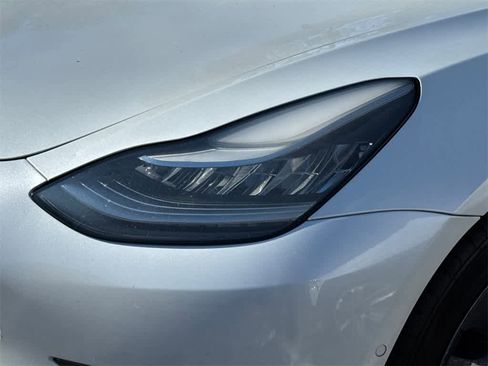 Used 2020 Tesla Model 3 Standard Range image 10