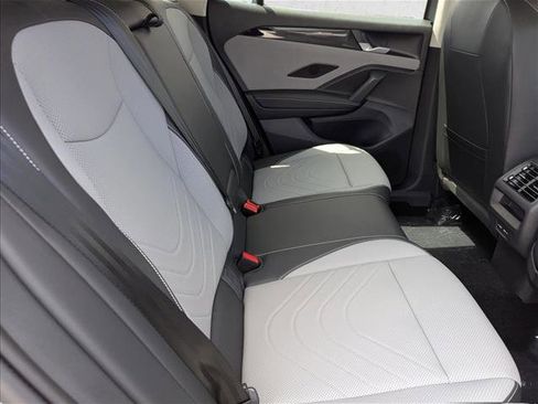 New 2026 Volkswagen Tiguan SE FWD image 29