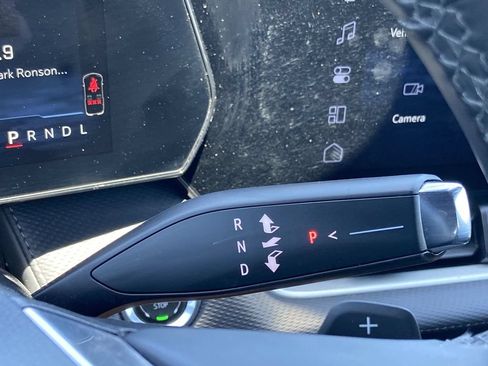 Used 2025 Chevrolet Equinox LT FWD image 12