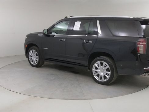 Used 2021 Chevrolet Tahoe High Country w/ Premium Package image 18