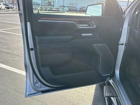 Used 2022 GMC Sierra 1500 Denali image 10