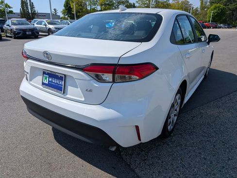 Used 2023 Toyota Corolla LE FWD image 6