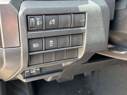 Used 2025 Toyota Tacoma SR5 AWD/4WD image 18