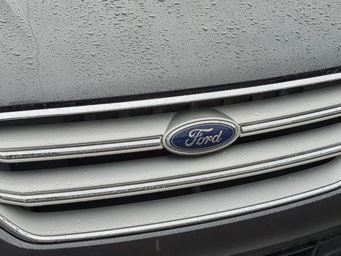 Used 2019 Ford Escape SEL image 15