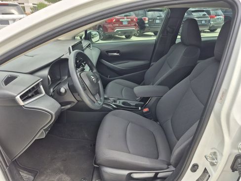 Used 2020 Toyota Corolla LE FWD image 12
