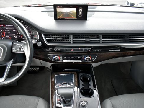 Used 2018 Audi Q7 3.0T Prestige w/ Prestige Package image 19
