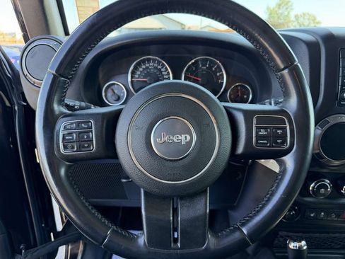 Used 2018 Jeep Wrangler Sport w/ Quick Order Package 24S AWD/4WD image 17