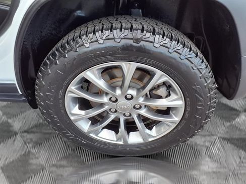 Used 2020 Jeep Cherokee Latitude Lux w/ Quick Order Package 26H Lux AWD/4WD image 24