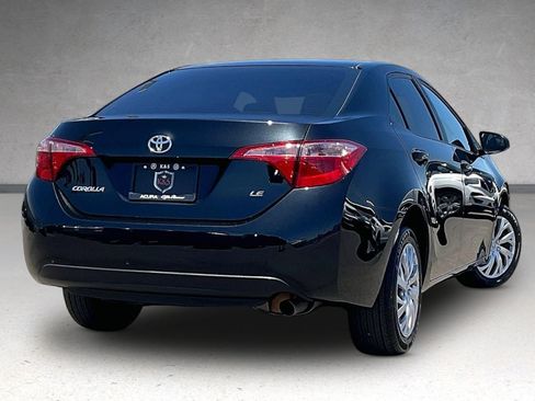 Used 2018 Toyota Corolla LE w/ Carpet Mat Package (TMS) FWD image 2